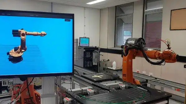 دوقلوی دیجیتال در رباتیک صنعتی